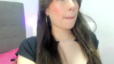 Snapshot of mariam_scott18 chatting on 05-15-26, 11:17 Mariam online show from 05-15-26, 11:17