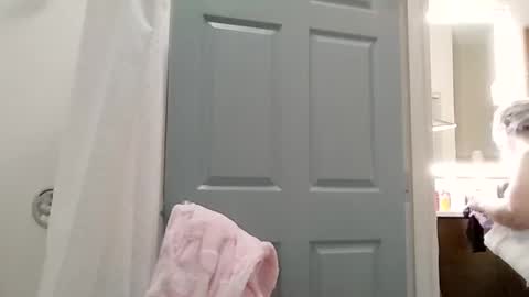 Mariah online show from 09-30-25, 03:44