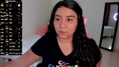   Mariam Castiblanco online show from 01-06-25, 02:37