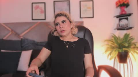 Marian online show from 04-21-26, 07:17