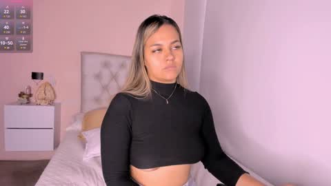 Snapshot of mariana__roe chatting on 01-12-25, 03:03 Mariana Roe online show from 01-12-25, 03:03