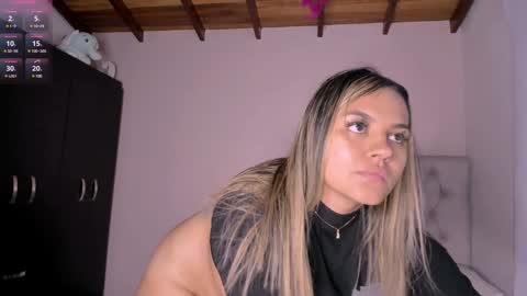 Snapshot of mariana__roe chatting on 01-14-25, 05:40 Mariana Roe online show from 01-14-25, 05:40