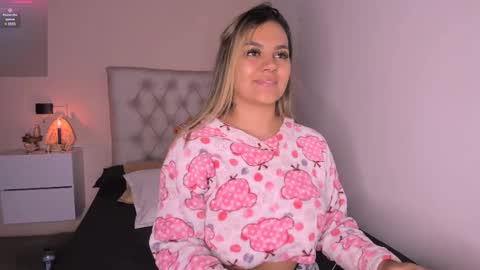 Snapshot of mariana__roe chatting on 02-22-25, 05:23 Mariana Roe online show from 02-22-25, 05:23