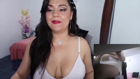 Snapshot of mariana_beltrann chatting on 09-30-25, 05:12 Mariana online show from 09-30-25, 05:12