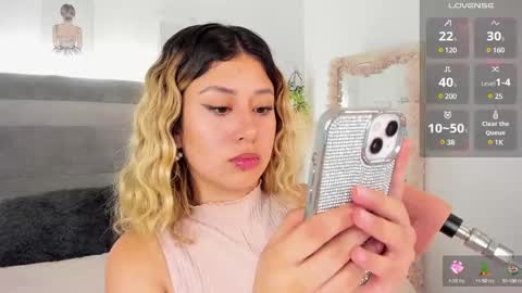 Mariana online show from 01-08-25, 04:02