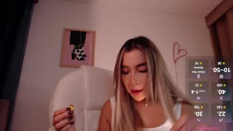 Mariana online show from 03-12-25, 01:03