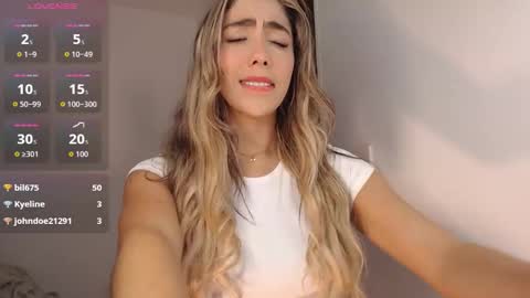 Mariana online show from 11-10-25, 01:04