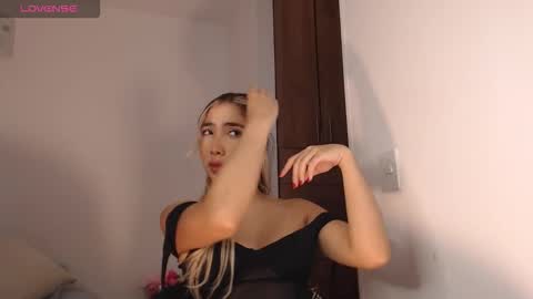 Mariana online show from 01-13-26, 03:50