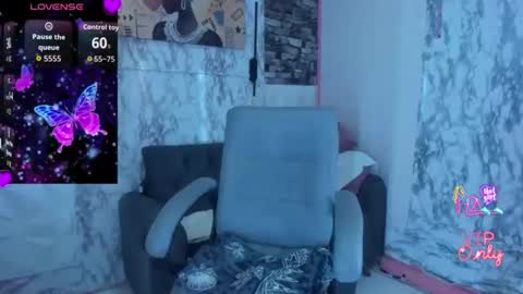 Mariana online show from 06-11-26, 12:19