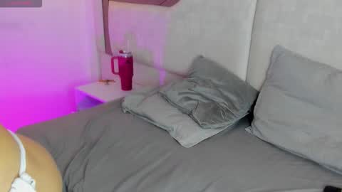 Snapshot of mariana_jhones_ chatting on 10-15-25, 02:06 Mariana online show from 10-15-25, 02:06