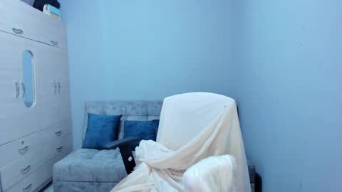 Snapshot of mariana_owen chatting on 02-23-25, 05:56 online show from 02-23-25, 05:56