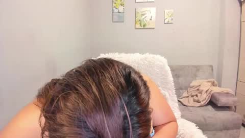 Snapshot of mariana_owen chatting on 09-23-25, 10:35 online show from 09-23-25, 10:35