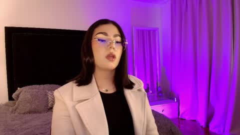Snapshot of mariana_owen chatting on 05-06-26, 11:59 online show from 05-06-26, 11:59