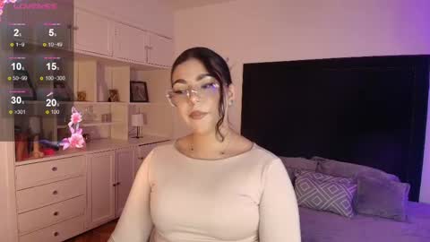 Snapshot of mariana_owen chatting on 05-29-26, 11:52 online show from 05-29-26, 11:52
