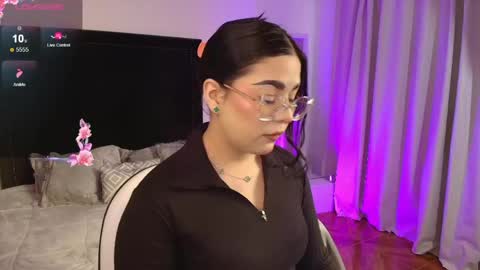 Snapshot of mariana_owen chatting on 05-30-26, 12:02 online show from 05-30-26, 12:02