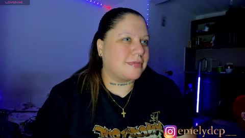 Snapshot of mariana_spellman chatting on 05-26-26, 06:31 Emely online show from 05-26-26, 06:31