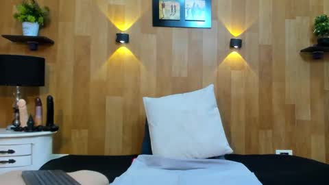 Mariana Angel online show from 01-11-25, 04:03