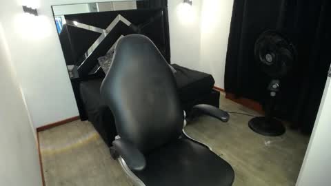 Snapshot of marianarojas_ chatting on 05-15-26, 05:58 Mariana online show from 05-15-26, 05:58