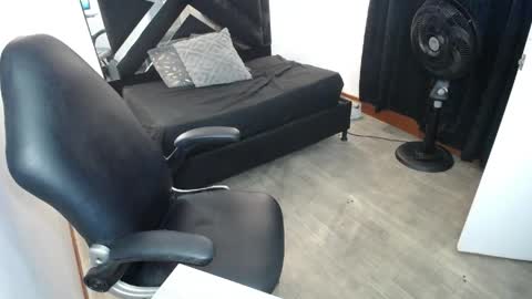 Snapshot of marianarojas_ chatting on 05-19-26, 07:15 Mariana online show from 05-19-26, 07:15