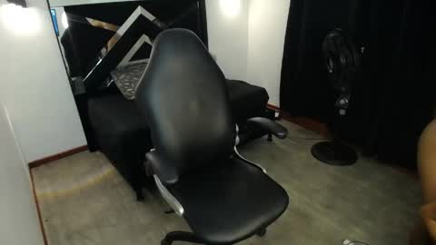 Snapshot of marianarojas_ chatting on 05-20-26, 05:46 Mariana online show from 05-20-26, 05:46