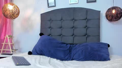 Mariana Vargas online show from 12-03-24, 05:45