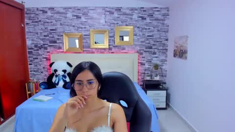 Mariana online show from 01-22-25, 01:10