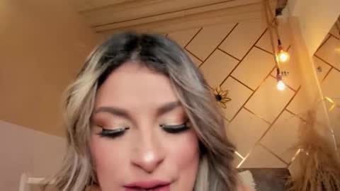 marianeporter online show from 11-22-25, 03:05