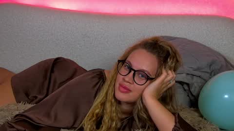 Maria online show from 01-14-25, 04:08