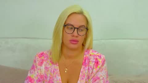 Maria online show from 06-10-26, 06:34