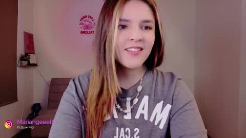 Snapshot of mariangeel_ chatting on 10-16-25, 10:33 mariangeel_ online show from 10-16-25, 10:33