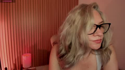 Snapshot of marianl0ve chatting on 01-30-25, 04:45 Marian Love online show from 01-30-25, 04:45