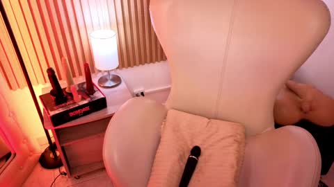 Snapshot of marianl0ve chatting on 09-28-25, 11:04 Marian Love online show from 09-28-25, 11:04