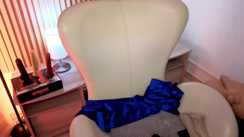 Snapshot of marianl0ve chatting on 10-04-25, 10:46 Marian Love online show from 10-04-25, 10:46