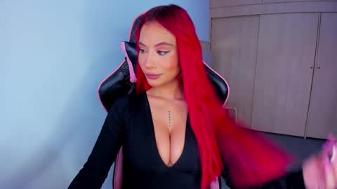 M A R I A N E online show from 11-17-25, 11:38