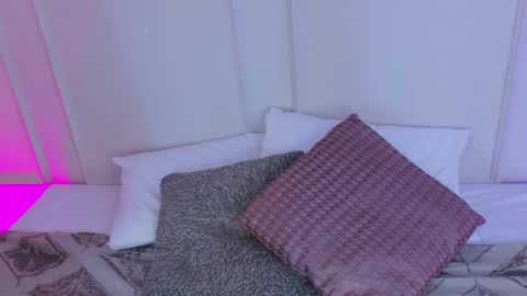 Snapshot of mariapettit chatting on 09-30-25, 12:21 Maria Pettit online show from 09-30-25, 12:21
