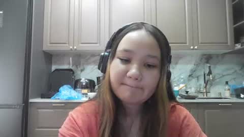 Snapshot of maricelaroese chatting on 07-20-26, 06:17 Vivi online show from 07-20-26, 06:17