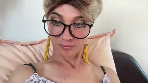 Snapshot of maridekoks chatting on 05-06-26, 06:19 Mari online show from 05-06-26, 06:19