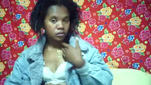 Snapshot of marie599194 chatting on 07-07-26, 07:45 marie599194 online show from 07-07-26, 07:45