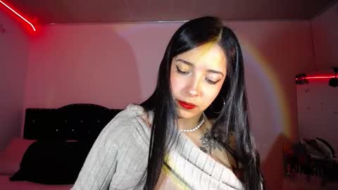 Snapshot of marie_daved chatting on 12-02-24, 02:20 Nicolle online show from 12-02-24, 02:20