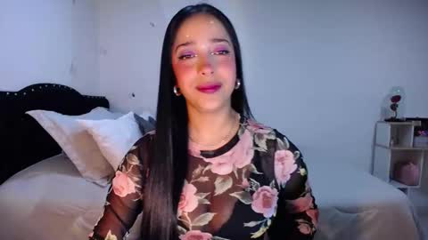 Snapshot of marie_daved chatting on 10-15-25, 02:01 Nicolle online show from 10-15-25, 02:01