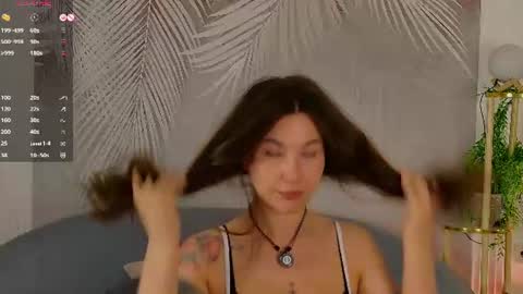 Snapshot of marie_diaze chatting on 06-18-26, 10:09 Marie LEAVE YOUR WITH ME online show from 06-18-26, 10:09