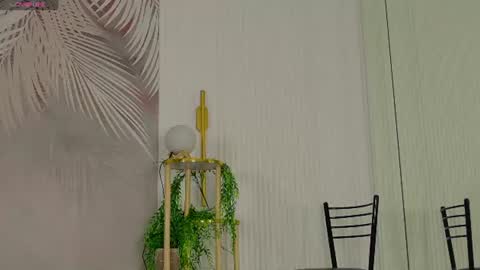 Snapshot of marie_diaze chatting on 06-19-26, 05:23 Marie LEAVE YOUR WITH ME online show from 06-19-26, 05:23