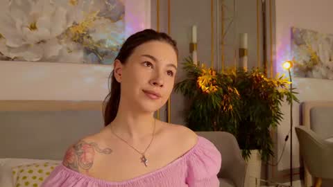 Snapshot of marie_diaze chatting on 07-09-26, 06:23 Marie LEAVE YOUR WITH ME online show from 07-09-26, 06:23
