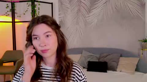 Snapshot of marie_diaze chatting on 07-18-26, 05:11 Marie LEAVE YOUR WITH ME online show from 07-18-26, 05:11