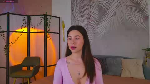 Snapshot of marie_diaze chatting on 07-28-26, 05:14 Marie LEAVE YOUR WITH ME online show from 07-28-26, 05:14