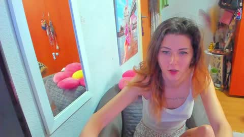 Snapshot of marie_marie03 chatting on 03-12-25, 08:19 Marie   online show from 03-12-25, 08:19