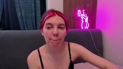 Snapshot of marie_reyess chatting on 04-19-26, 05:29 Marie 3 online show from 04-19-26, 05:29