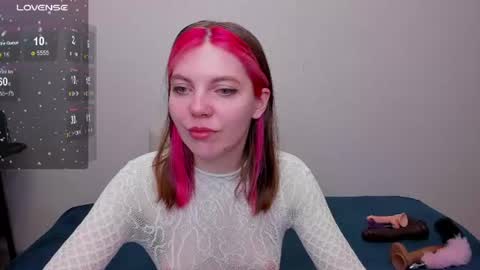 Snapshot of marie_reyess chatting on 06-24-26, 06:12 Marie 3 online show from 06-24-26, 06:12