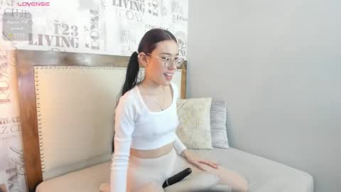 MARIE  online show from 11-24-25, 12:27