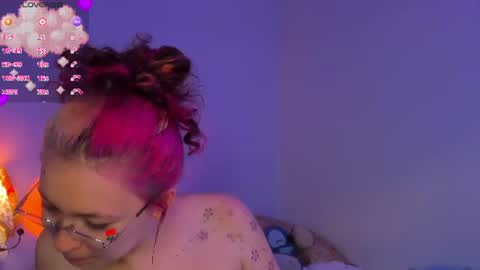 Snapshot of marieetaylor chatting on 06-14-26, 07:16 Mariee online show from 06-14-26, 07:16